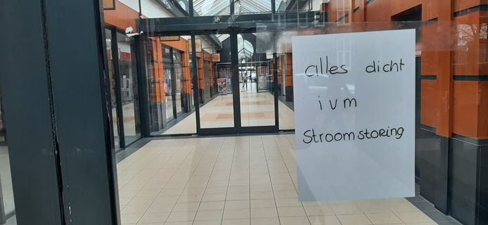 Winkelcentrum De Hoofdpoort in Kaatsheuvel, met Jumbo en Hema, is dicht