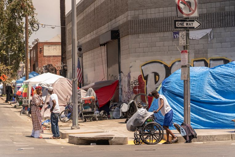 In de Amerikaanse stad Los Angeles worden steeds meer maatregelen getroffen om het leven op straat in te perken. Beeld AP