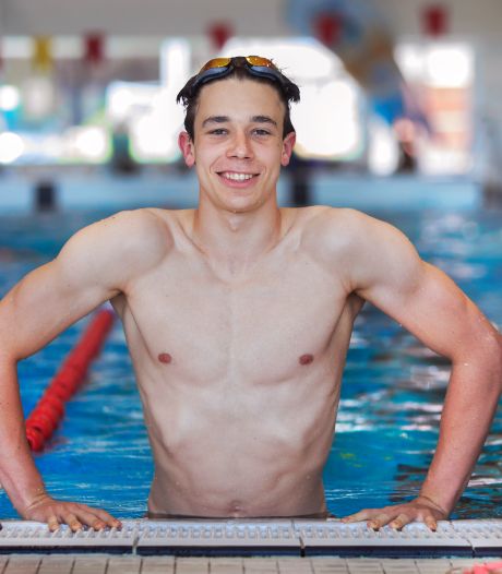 Borys (17) vluchtte uit Oekraïne, zwemt nu in Den Haag: ‘Granaten sloegen in, iedereen wilde weg uit hel’