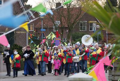 Wandeling vervangt carnavalsoptocht in Braamt (en Ronnie Ruysdael kwam een moppie zingen)