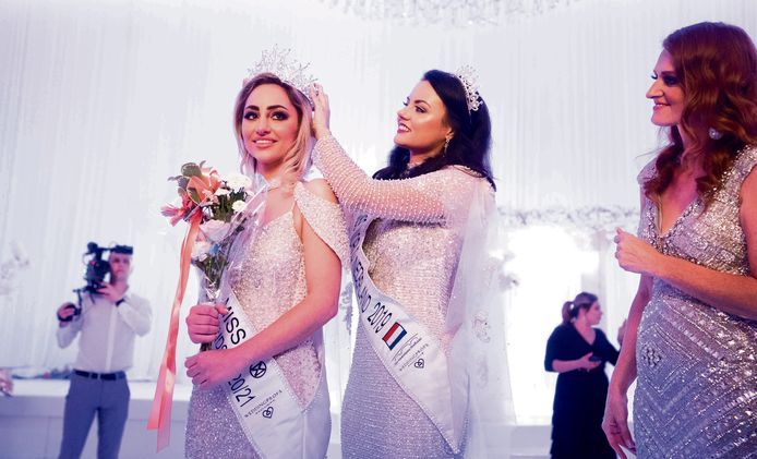 Dilay Willemstein tijdens de verkiezing van Miss World Nederland.