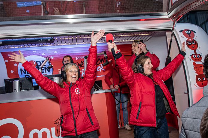 Het Qmusic ochtendtrio kwam live radio maken in het VTI te Roeselare.
