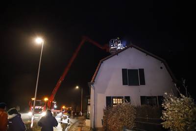 Brandweer blust schoorsteenbrand in Ven-Zelderheide