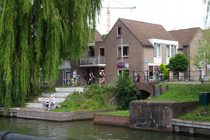 Een Witgeel Tapijt Van Maden Bedekte De Straten Rond De Beenzwartfabriek Toen En Nu Ad Nl