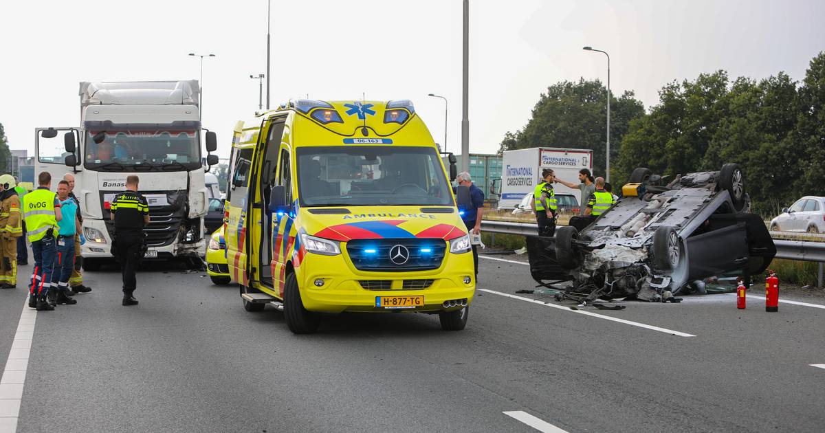 Aanrijding op A1 bij Apeldoorn: weg richting Twente weer vrijgegeven.