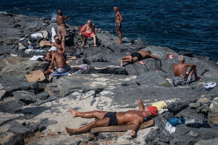 Archiefbeeld van een hittegolf eerder deze zomer in Istanboel. Wetenschappers vermoeden dat Turkije de komende dertig tot veertig jaar vaker zal blootgesteld worden aan hoge temperaturen.