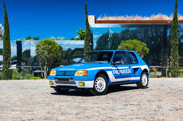 Peugeot 205 Turbo 16.