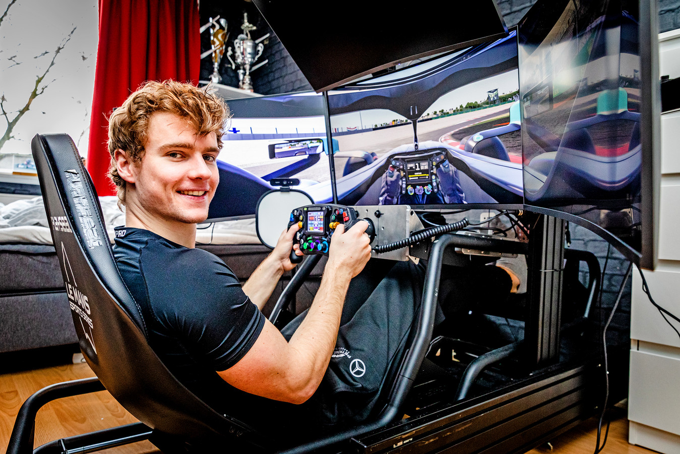 Jarno Opmeer, wereldkampioen Formule 1 vanuit zijn slaapkamer ‘Een