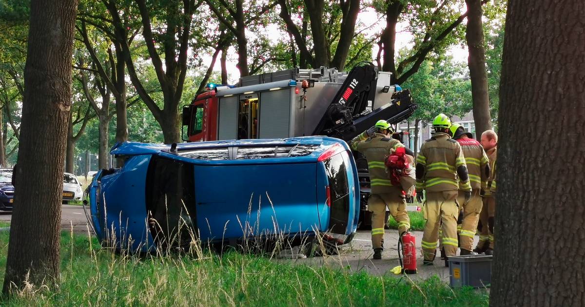 Automobilist zwaargewond bij eenzijdig ongeluk in Ede.