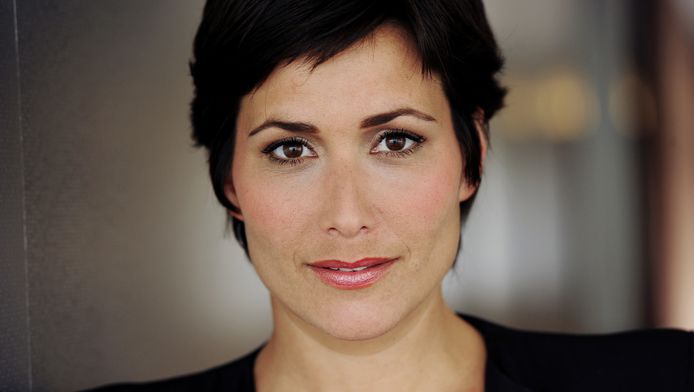 Ontwerper Barnaart Apetrots Op Jurk Van Annechien Den Haag Ad Nl