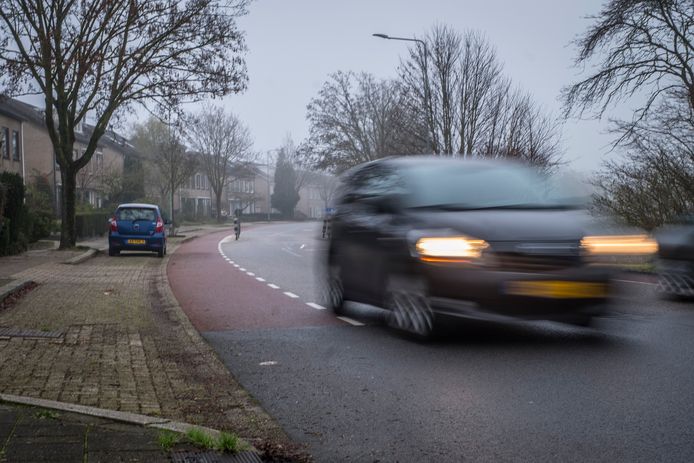 Langs de Heumensebaan en Ringbaan in Molenhoek (foto) en de Groesbeekseweg in Mook komen vast enige verkeersmaatregelen, over grotere oplossingen komen gesprekken in de regio.
