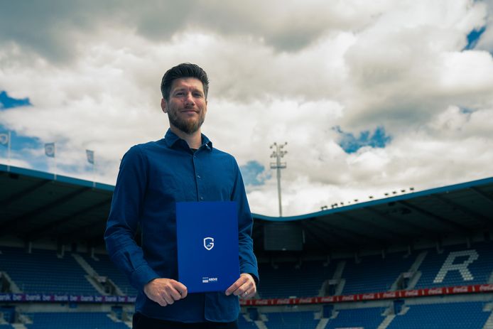 Sébastien Pocognoli is de nieuwe hoofdcoach van de U18 van Racing Genk