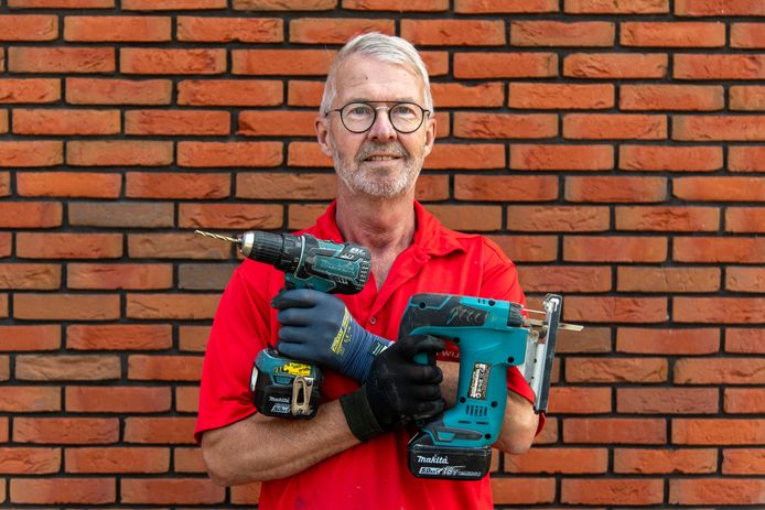 Herman Posthouwer uit Putten werkt al vijftig jaar voor dezelfde baas: „De laatste jaren zijn de leukste van mijn carrière.”