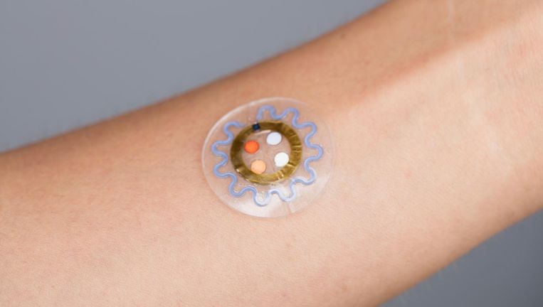 Zweetpleister op een arm. Beeld Northwestern University