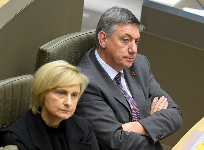 Vlaams minister-president Jan Jambon (N-VA) en minister Hilde Crevits (CD&V).