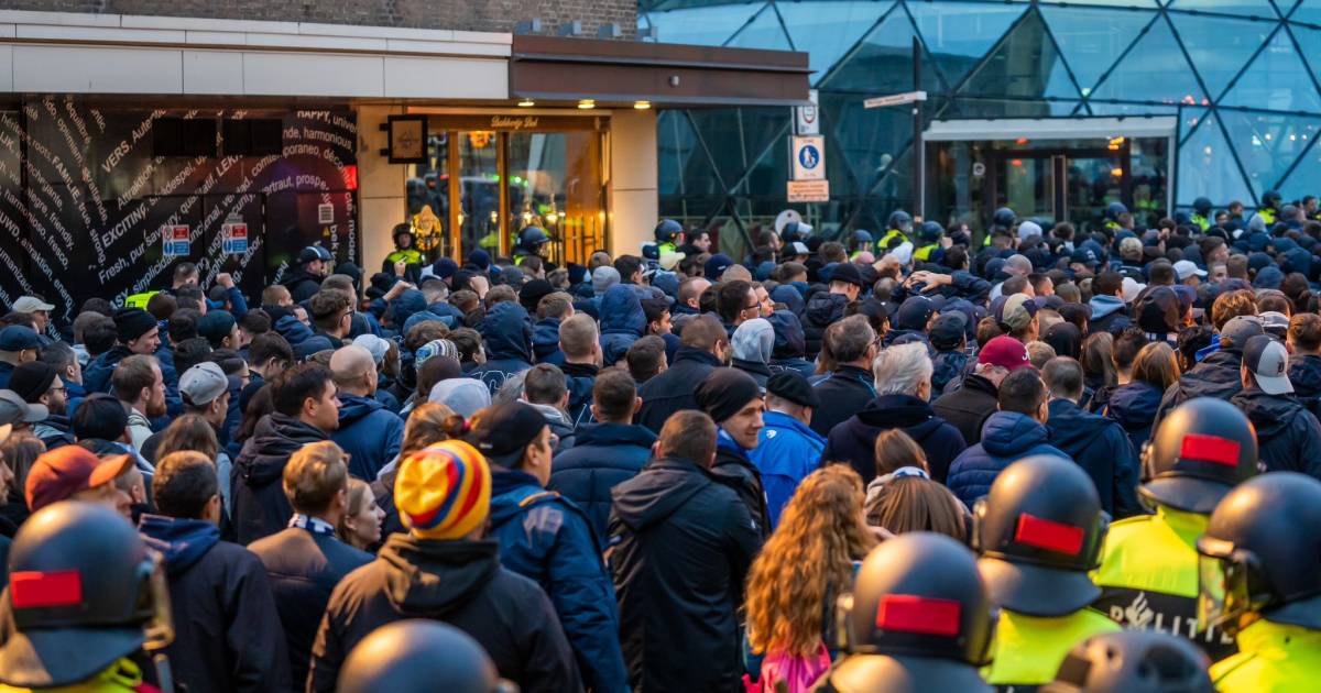 Zürich-fans lieten duel met PSV links liggen 'uit protest tegen extreem politiegeweld in Nederland'
