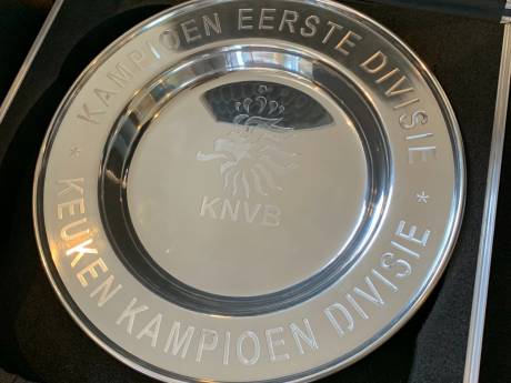 Kampioensschaal gaat naar Almelo, Zwolle moet het bij een titel voorlopig doen met ‘replica’
