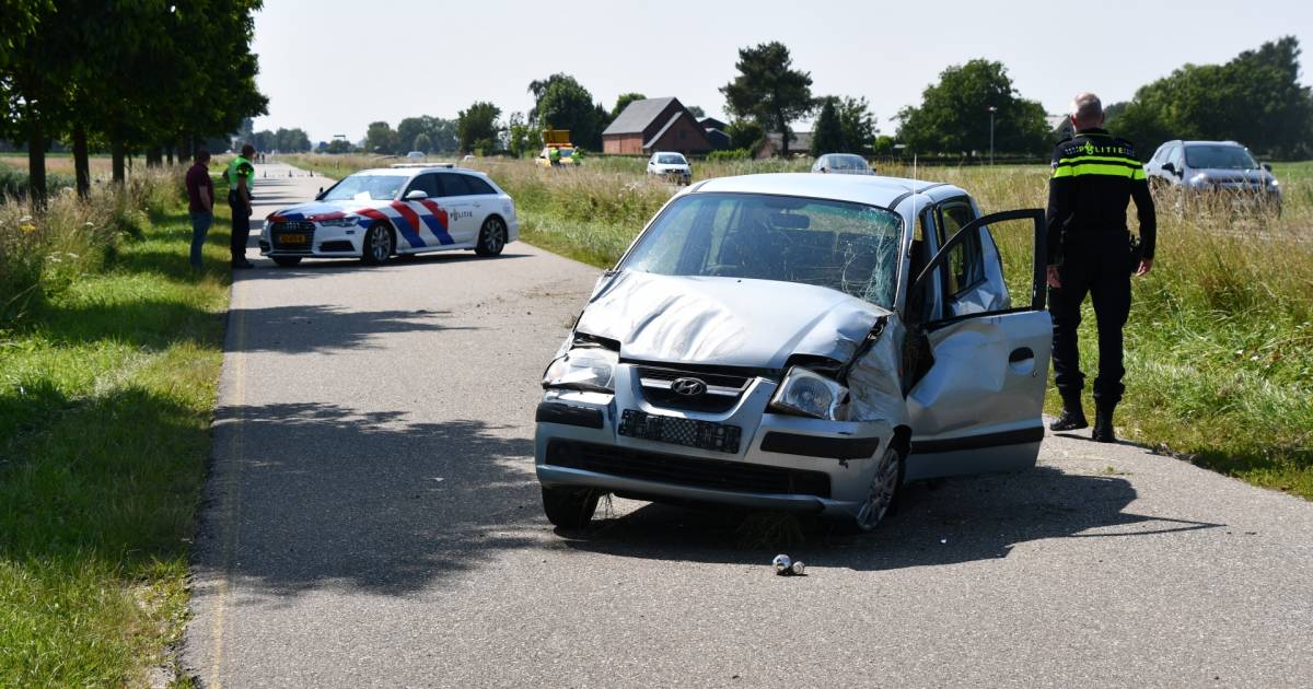 Automobilist die doorreed na ernstig ongeval wordt onwel na aanhouding.