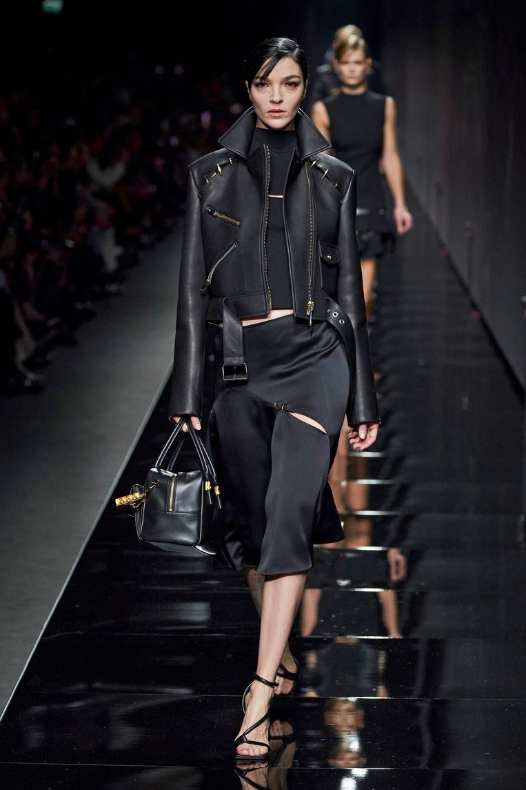 Mariacarla Boscono in Versace Beeld Imaxtree