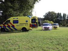 Meisje met traumahelikopter naar ziekenhuis na trap van paard in Hengelo