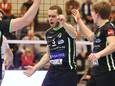 volleybal: Menen - Aalst. Jelle Sinnesael viert een punt.