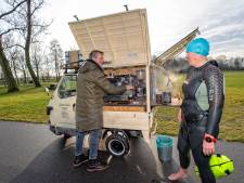 Koffie drinken tijdens je wandeling? Door deze mobiele koffiebar van Pim kan het: ‘Hij heeft de beste koffie’