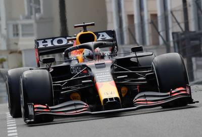 Max Verstappen domineert in Monaco en is nieuwe WK-leider na rampdag Mercedes