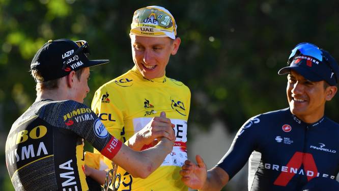 Tourwinnaar Pogacar tijdens speech op Champs-Élysées: ‘Nee, ik ga hier niet huilen’