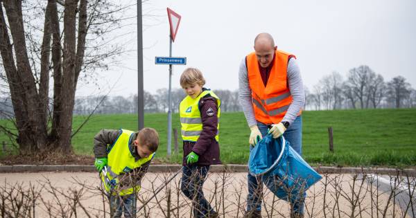 Zenderen is een beetje schoner na de landelijke opschoondag