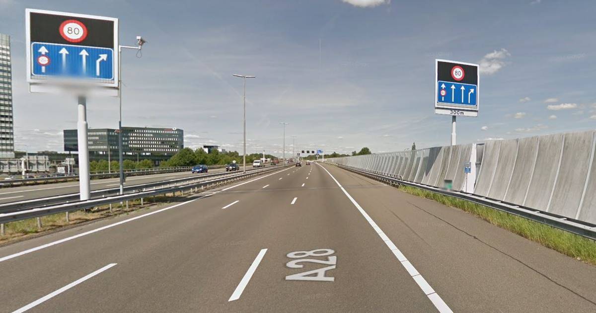 Bord langs snelweg A28 bij Zwolle geeft te hoge snelheid aan, reparatie duurt lang Zwolle