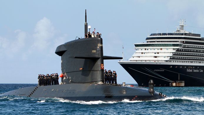 Eén van de drie huidige Nederlandse onderzeeboten Zr. Ms. Dolfijn in de haven van Willemstad op Curaçao. Foto ter illustratie.