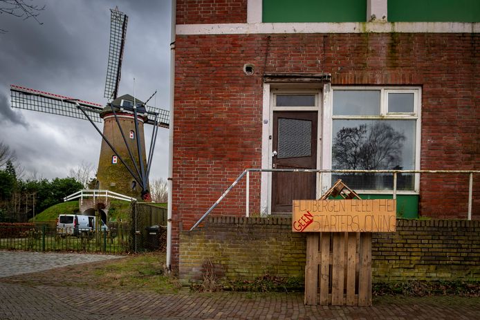 Met een ludieke actie vroeg Huijbergen begin dit jaar aandacht voor (het gebrek aan) woningbouw.