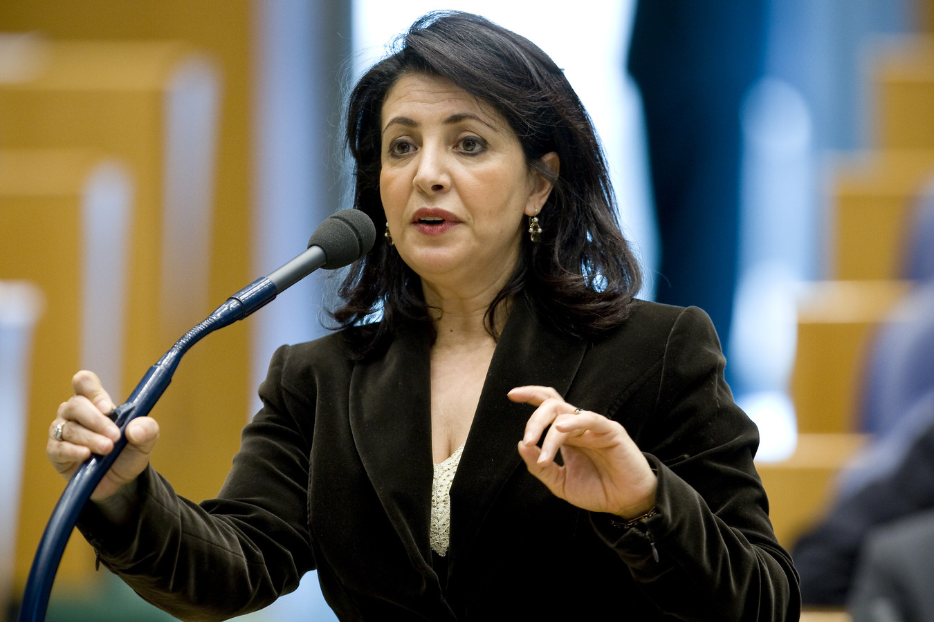 Khadija Arib van de PvdA dinsdag tijdens het Vragenuurtje in de Tweede Kamer in Den Haag.