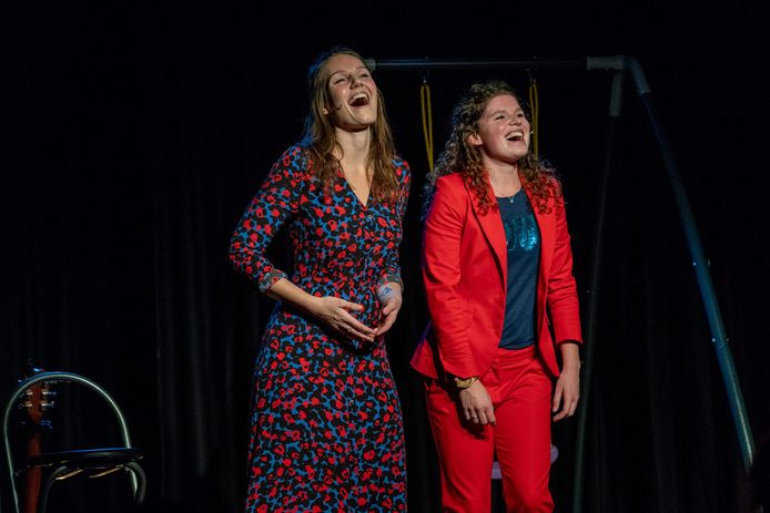 Van gezamenlijk afstudeerproject tot cabaretduo: ‘Dit gebabbel kreeg al ...