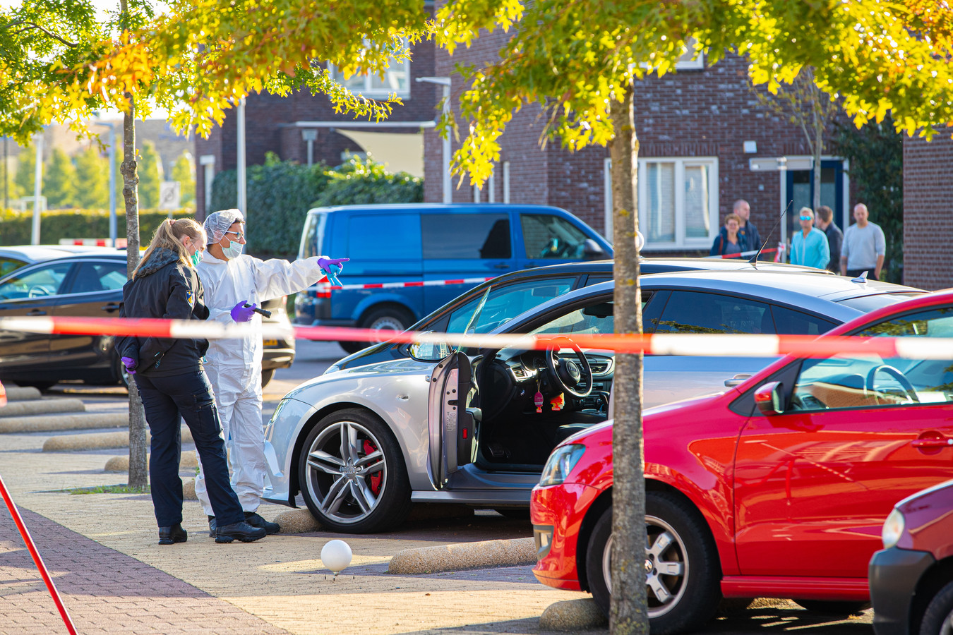 Beperken Interessant Positief Beschoten Audi duikt op bij verkoopsite met de kogelgaten er nog in | Foto  | AD.nl