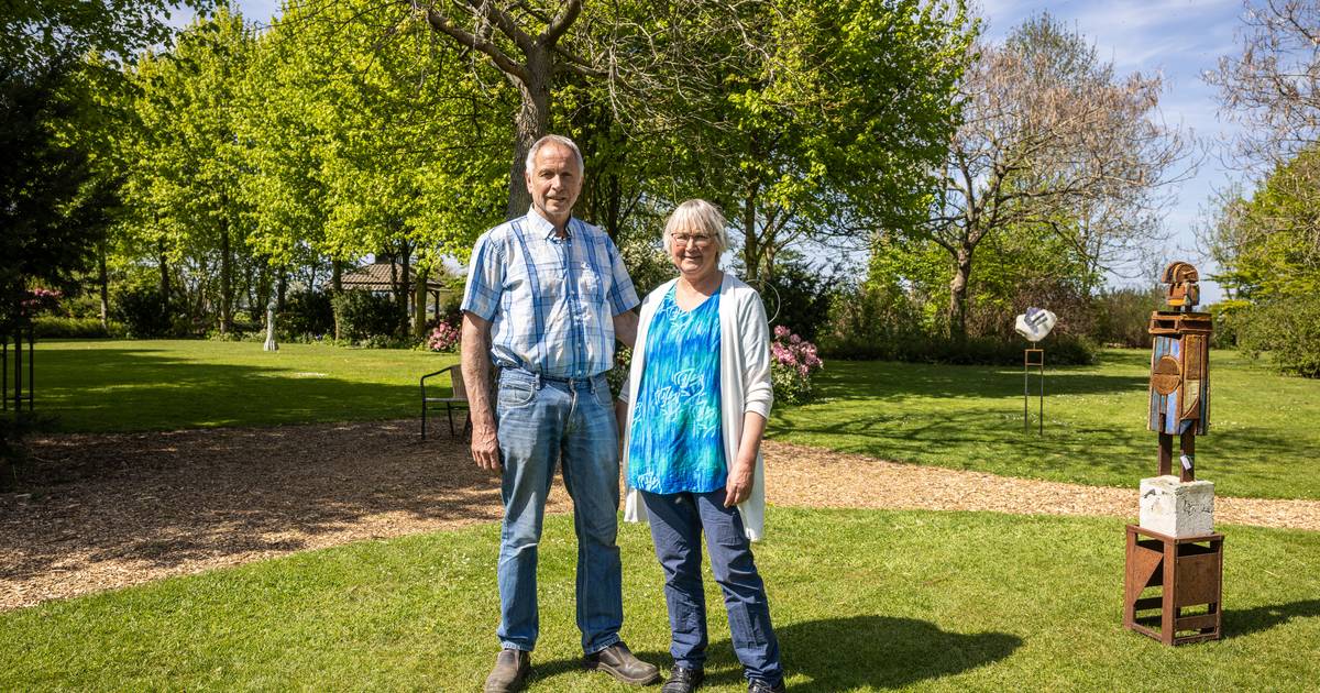 Louis en Thea houden het na vijftien zomerexposities in hun tuin in Witharen voor gezien: ‘Was ik ma