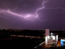 Blikseminslag doodt elf toeristen in India