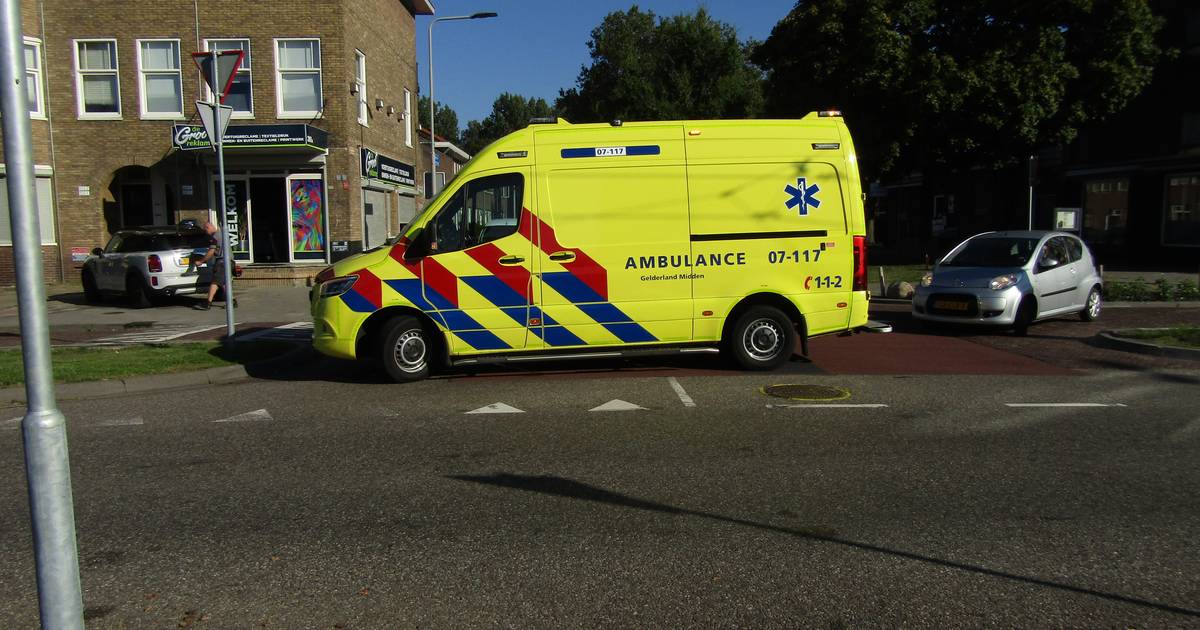 Fietser gewond in Meppel bij botsing met auto.