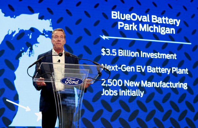 CEO Bill Ford van autobouwer Ford bij de aankondiging van de bouw van de batterijfabriek in Michigan in februari dit jaar. De plannen zijn nu geschrapt.