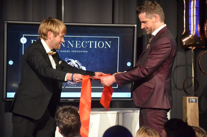De Ninoofse ondernemer Nicolas De Bruyn (links op de foto) opent de nieuwe eventlocatie voor zijn 'Business Academy’.
