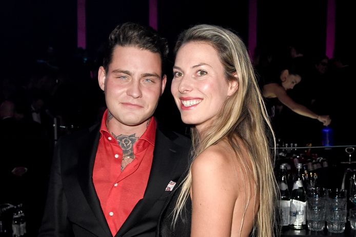 Douwe Bob Wordt Vader Hele Lieve Meid Heeft Baby Tje In Haar Buik Show Ad Nl