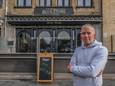 Dieter Bulckaen is de nieuwe uitbater van café Blue Pearl Poperinge, het is gesloten op maandag en dinsdag