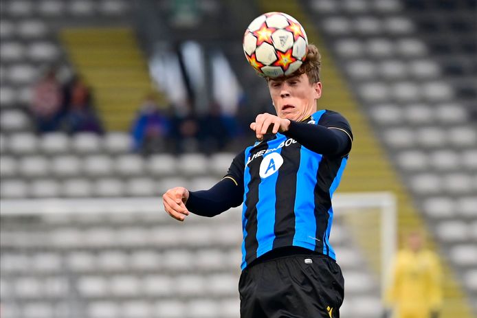 Arne Engels et les jeunes Brugeois ont mené 0-2 avant de sombrer contre le PSG.