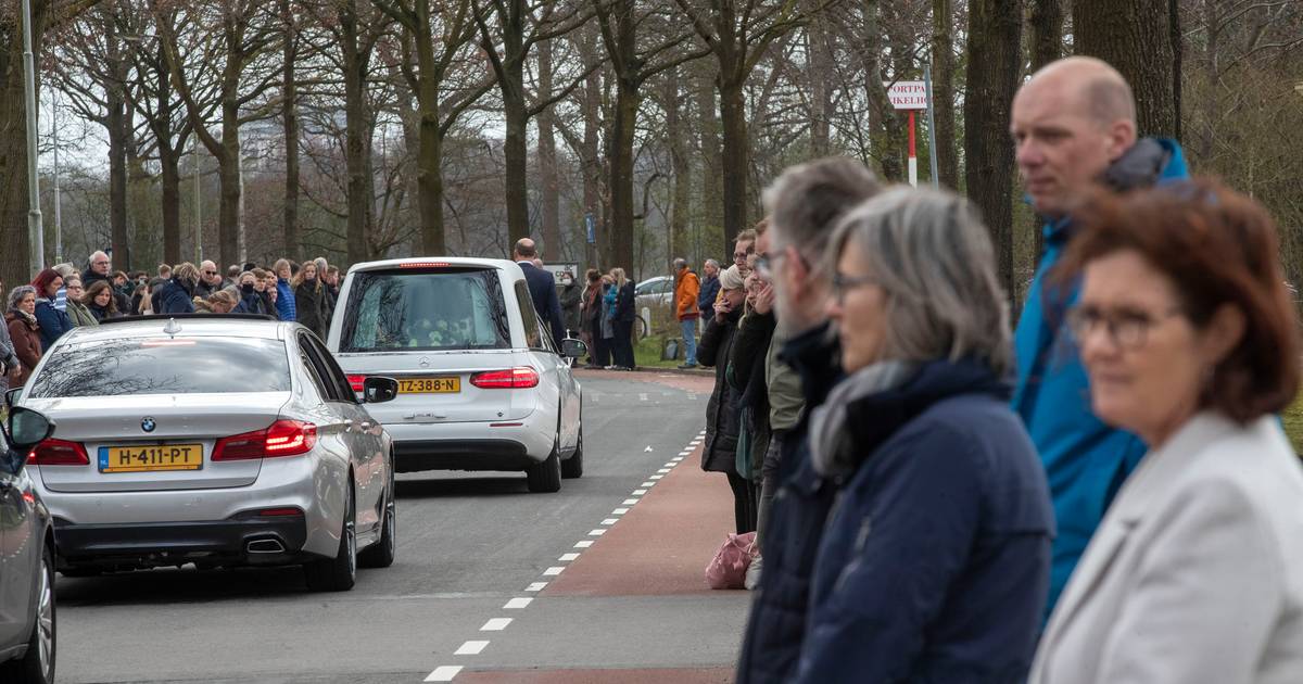 Hedge of honor for deceased 20-year-old korfball player Stephan |  Ede