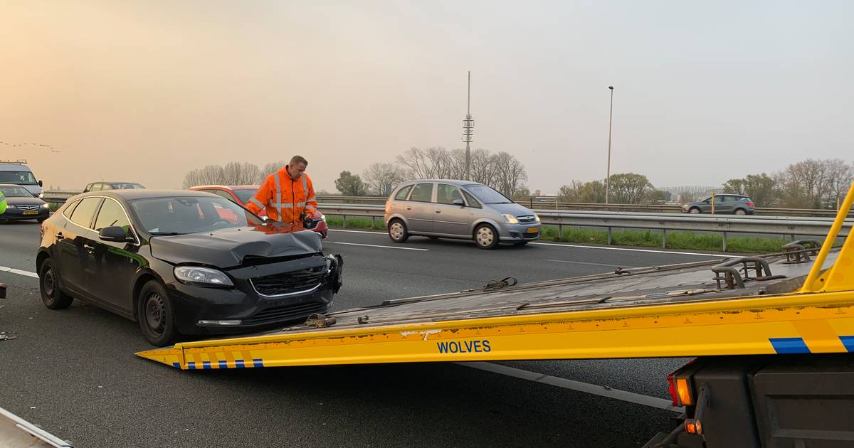 Files op de A1 na aanrijdingen tussen Apeldoorn en Deventer.