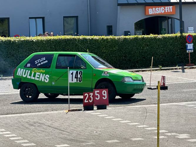 Tientallen automobilisten nemen deel aan 36e Druivenslalom: “Geen race, wel behendigheidswedstrijd”
