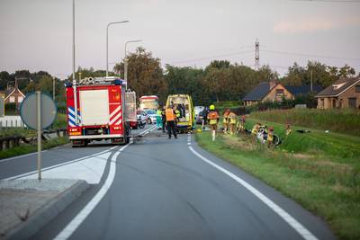 Brandweer moet auto openknippen na ernstig ongeval in Oud Gastel