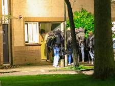 Arrestatieteam valt binnen bij huis waar wapenarsenaal lag: ‘We nemen dan geen enkel risico’