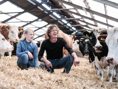 Welzijn dieren staat voorop bij nieuwe manier van boeren in Halle: ‘Dieren hebben ook emotie’