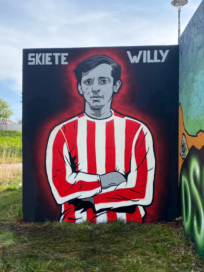 Skiete Willy geëerd in de Berenkuil in Eindhoven.